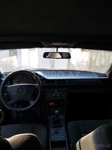 Mercedes E 200 1993, 165,000 km - 2.0 l - Bakı
