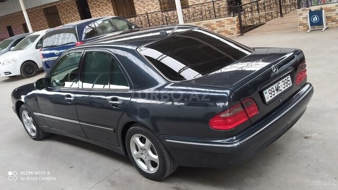 Mercedes E 240 2000, 185,600 km - 2.6 l - Gəncə