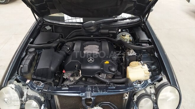 Mercedes E 240 2000, 185,600 km - 2.6 l - Gəncə