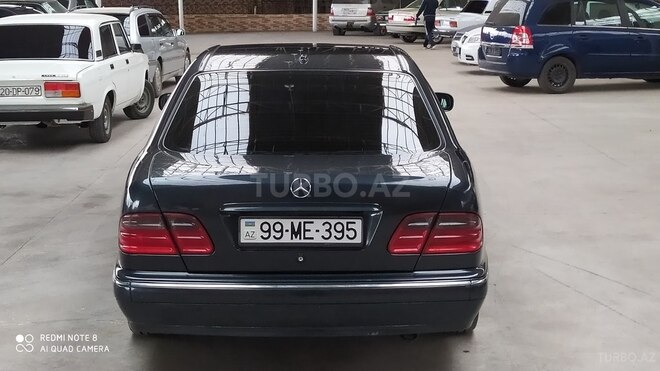 Mercedes E 240 2000, 185,600 km - 2.6 l - Gəncə