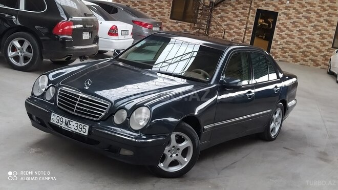 Mercedes E 240 2000, 185,600 km - 2.6 l - Gəncə