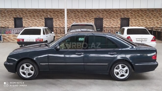Mercedes E 240 2000, 185,600 km - 2.6 l - Gəncə