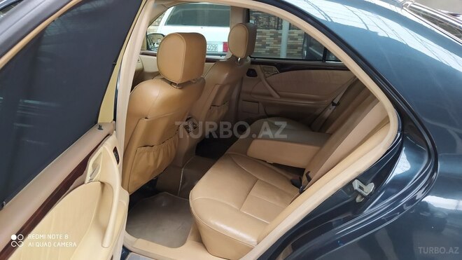 Mercedes E 240 2000, 185,600 km - 2.6 l - Gəncə