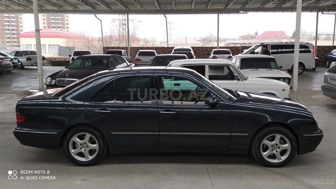 Mercedes E 240 2000, 185,600 km - 2.6 l - Gəncə