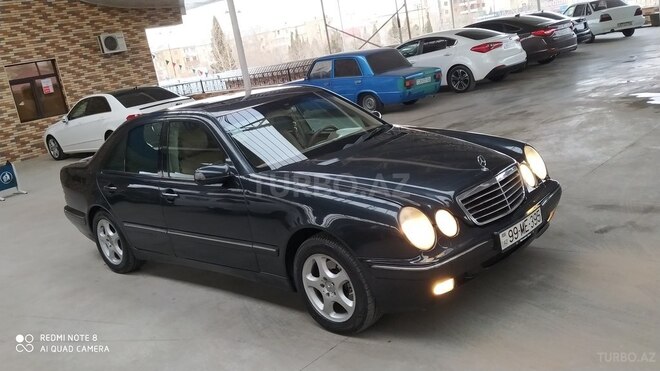 Mercedes E 240 2000, 185,600 km - 2.6 l - Gəncə