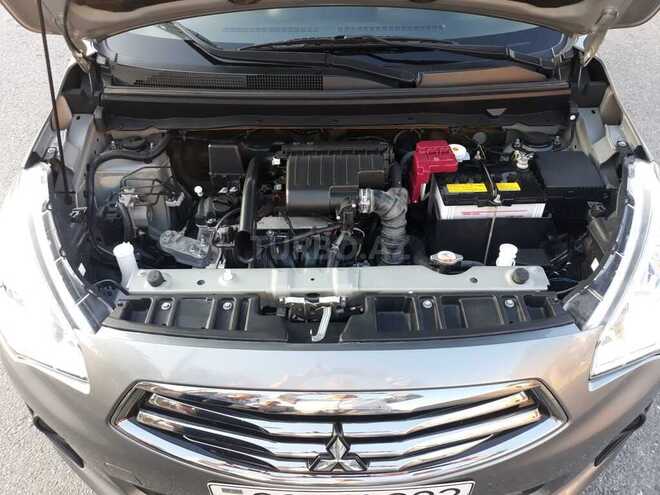 Mitsubishi Attrage 2018, 60,000 km - 1.2 л - Bakı