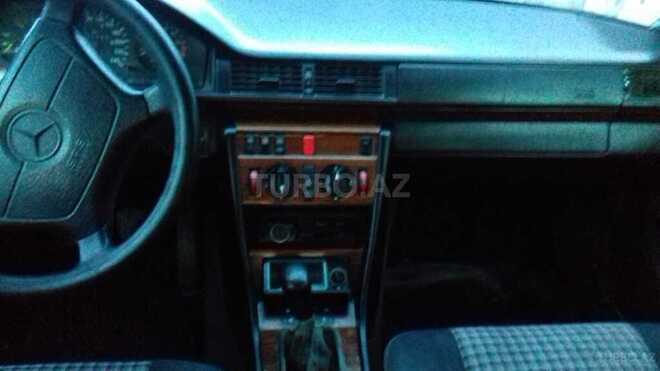 Mercedes E 220 1995, 657,412 km - 2.2 л - Salyan