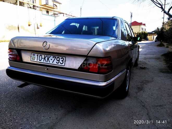 Mercedes E 250 1990, 736,400 km - 2.5 l - Bakı