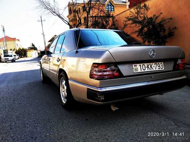 Mercedes E 250 1990, 736,400 km - 2.5 l - Bakı