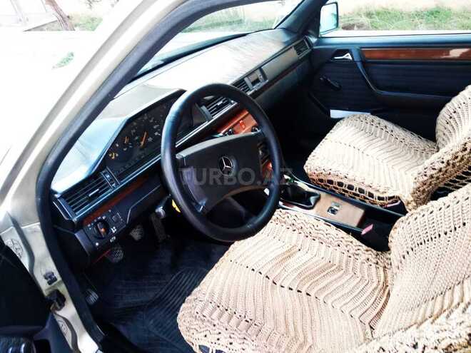 Mercedes E 250 1990, 736,400 km - 2.5 l - Bakı