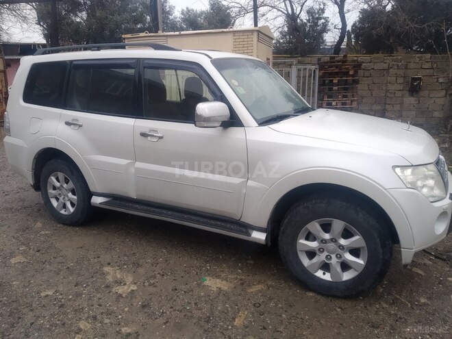 Mitsubishi Pajero 2010, 137,700 km - 3.5 l - Bakı
