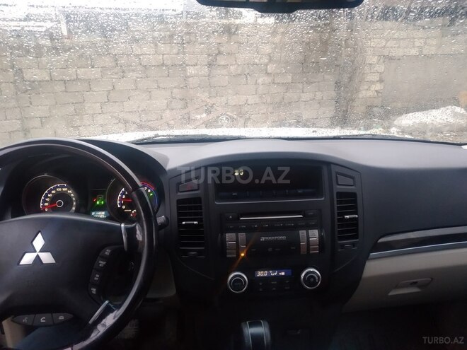 Mitsubishi Pajero 2010, 137,700 km - 3.5 l - Bakı