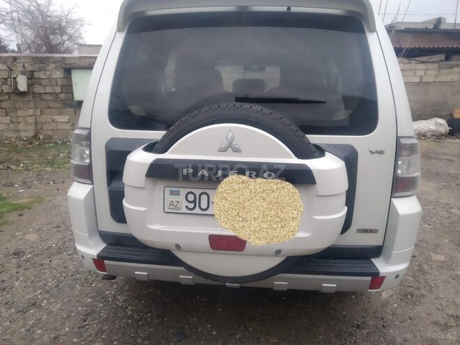 Mitsubishi Pajero 2010, 137,700 km - 3.5 l - Bakı