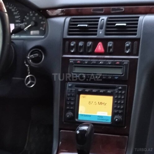 Mercedes E 320 2001, 175,000 km - 0.4 l - Göyçay