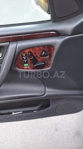 Mercedes E 320 2001, 175,000 km - 0.4 l - Göyçay