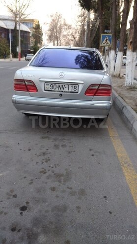 Mercedes E 320 2001, 175,000 km - 0.4 l - Göyçay