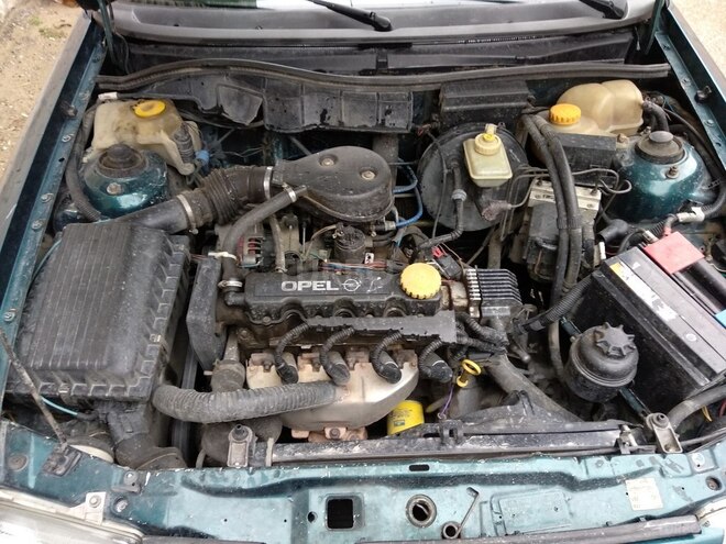 Opel Astra 1997, 296,500 km - 1.6 л - Bakı