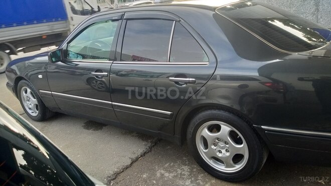 Mercedes E 230 1996, 30,000 km - 2.3 л - Bakı
