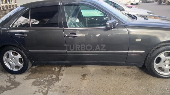 Mercedes E 230 1996, 30,000 km - 2.3 л - Bakı