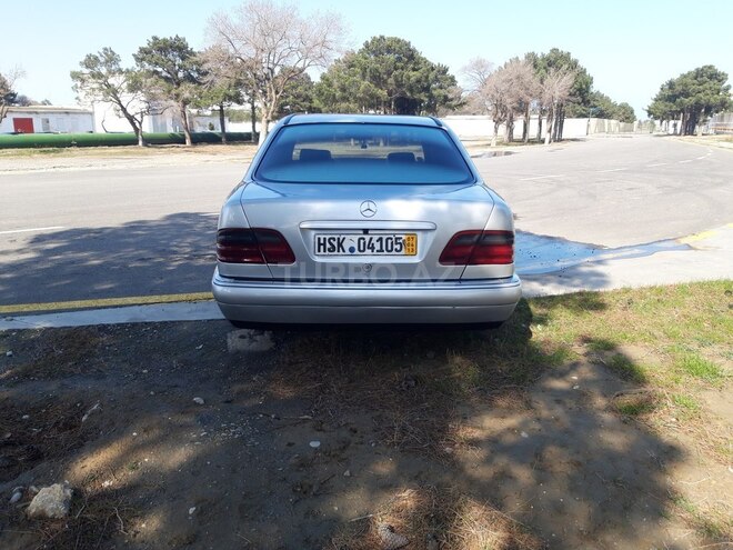 Mercedes E 230 1996, 287,000 km - 2.3 л - Sumqayıt