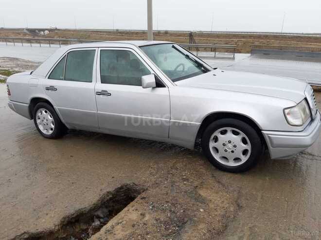 Mercedes E 260 1991, 293,625 km - 2.6 л - Bakı