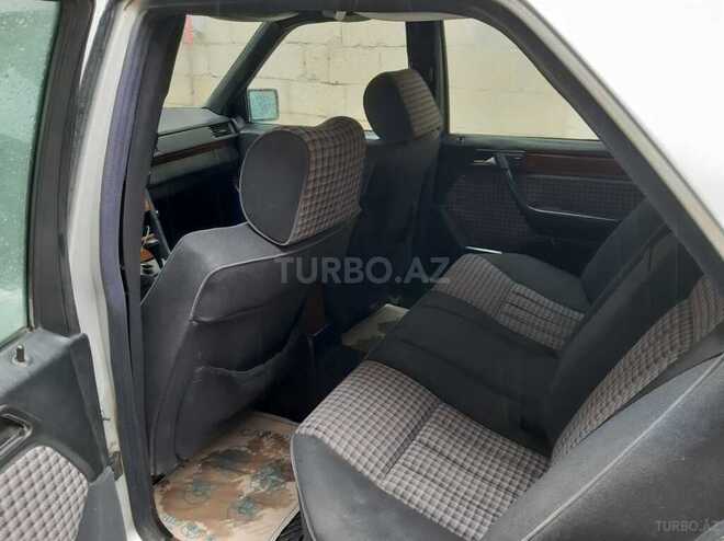 Mercedes E 260 1991, 293,625 km - 2.6 л - Bakı