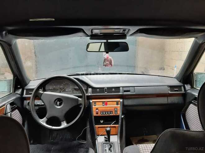Mercedes E 260 1991, 293,625 km - 2.6 л - Bakı