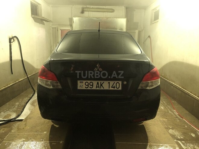 Mitsubishi Attrage 2014, 180,000 km - 1.2 l - Bakı