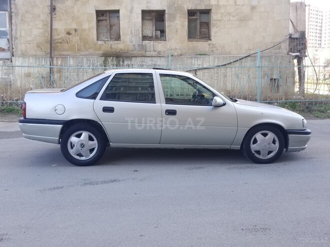 Opel Vectra 1995, 365,400 km - 2.0 l - Bakı