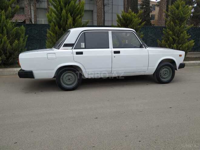 LADA (VAZ) 2107 2004, 185,000 km - 0.2 l - Salyan