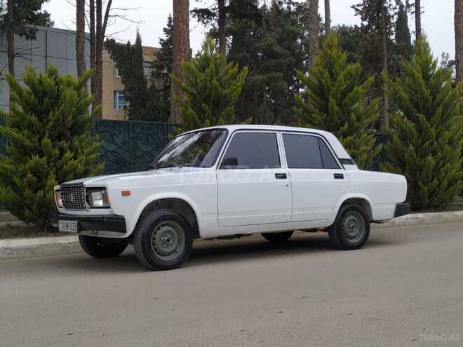 LADA (VAZ) 2107 2004, 185,000 km - 0.2 l - Salyan