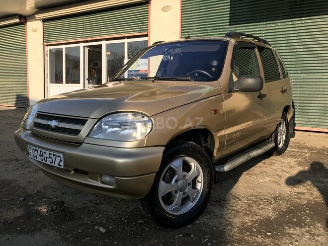 Chevrolet Niva 2004, 185,000 km - 1.7 l - Astara