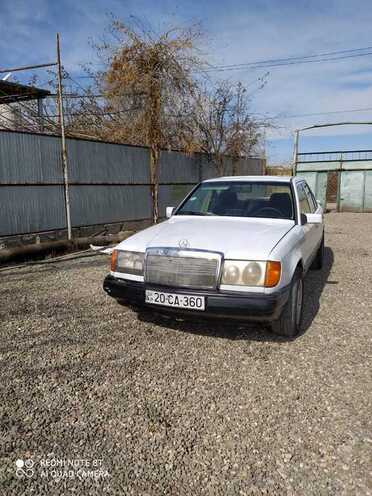 Mercedes E 200 1985, 430,526 km - 2.0 l - Goranboy