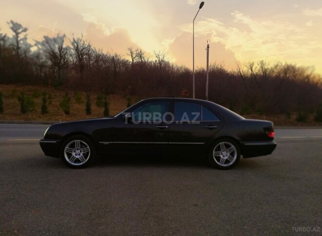 Mercedes E 270 2001, 390,000 km - 2.7 l - Bakı