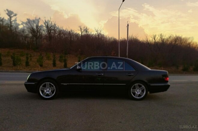 Mercedes E 270 2001, 309,000 km - 2.7 l - Bakı