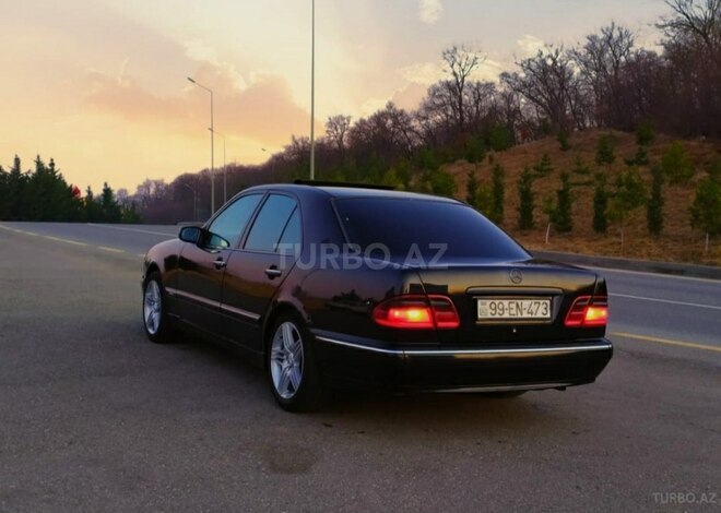 Mercedes E 270 2001, 309,000 km - 2.7 l - Bakı