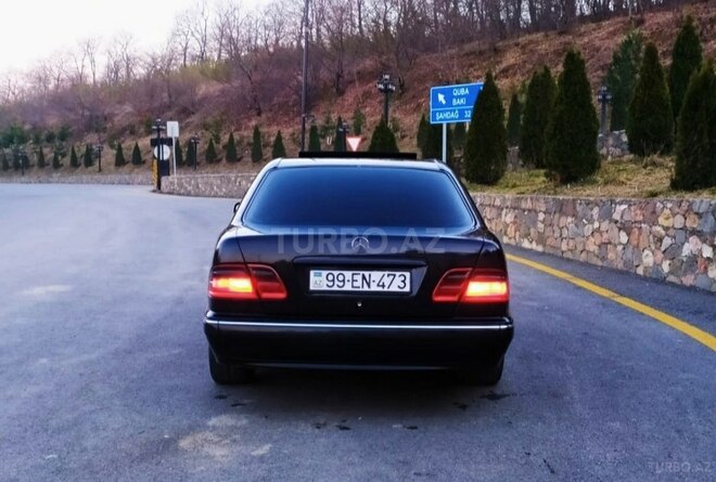 Mercedes E 270 2001, 309,000 km - 2.7 l - Bakı