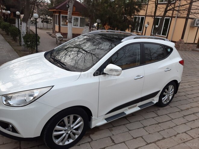 Hyundai ix35 2010, 150,000 km - 2.4 л - Salyan