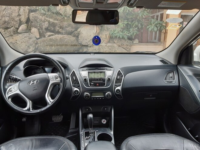 Hyundai ix35 2010, 150,000 km - 2.4 л - Salyan