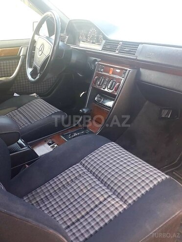Mercedes E 220 1994, 358,000 km - 2.2 л - Bakı