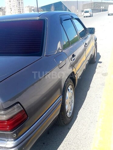 Mercedes E 220 1994, 358,000 km - 2.2 л - Bakı