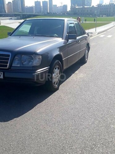 Mercedes E 220 1994, 358,000 km - 2.2 л - Bakı