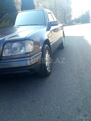 Mercedes E 220 1994, 358,000 km - 2.2 л - Bakı