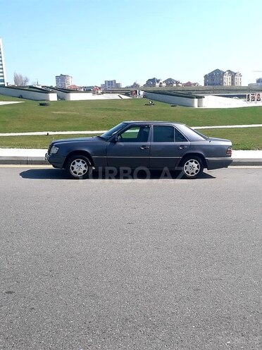 Mercedes E 220 1994, 358,000 km - 2.2 л - Bakı