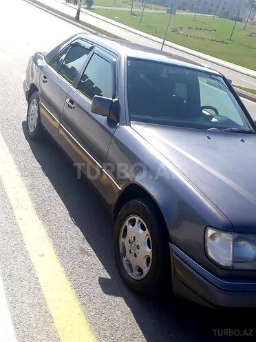 Mercedes E 220 1994, 358,000 km - 2.2 л - Bakı