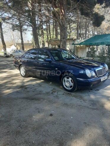 Mercedes E 240 1998, 247,000 km - 2.4 l - Bakı