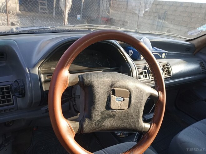 Ford  1994, 135,000 km - 2.0 l - Qəbələ