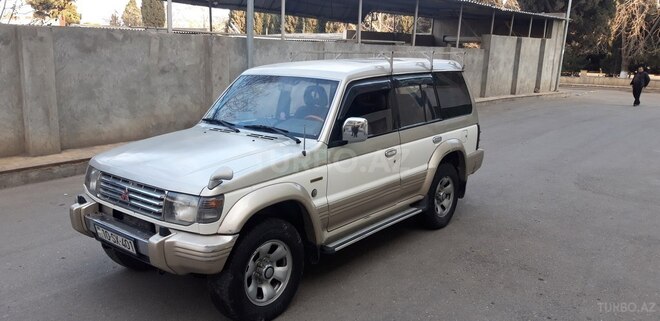 Mitsubishi Pajero 1993, 300,000 km - 2.5 л - Gəncə