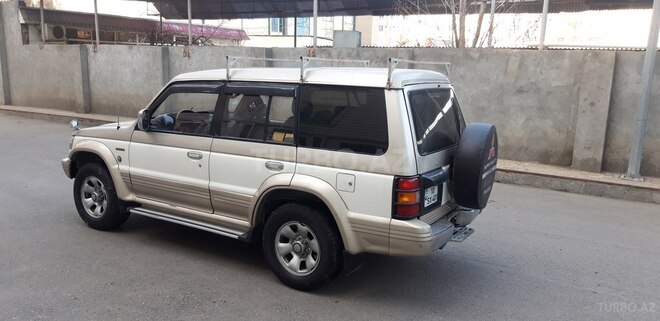 Mitsubishi Pajero 1993, 300,000 km - 2.5 л - Gəncə