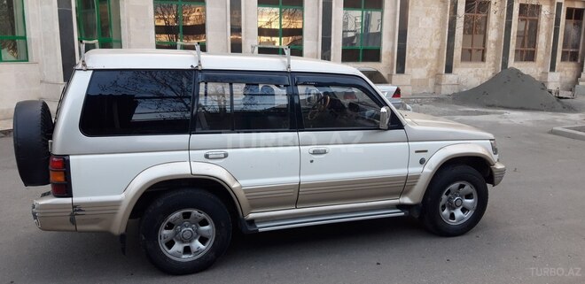 Mitsubishi Pajero 1993, 300,000 km - 2.5 л - Gəncə
